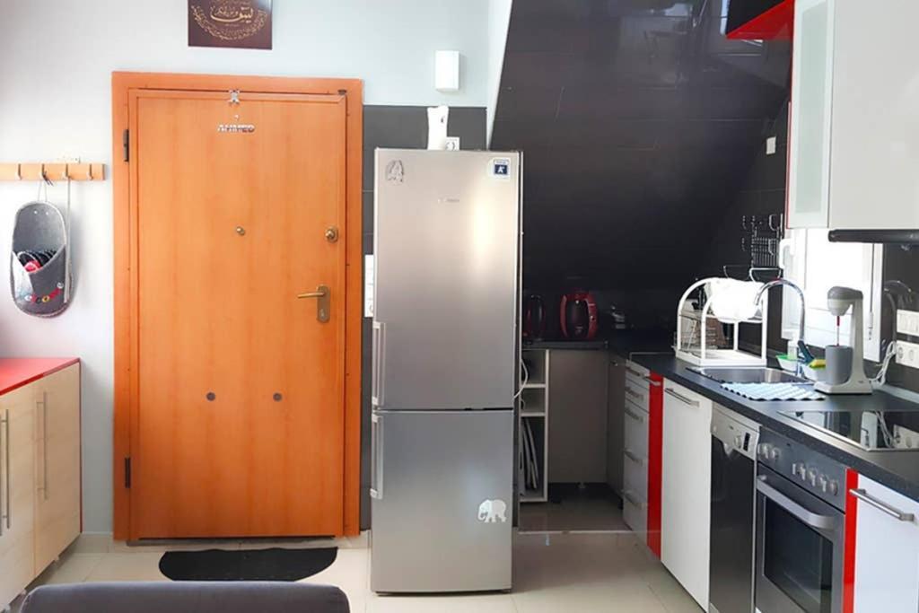 Renovated Lovely Apartment Near Airport & Sea Porto Rafti Bagian luar foto